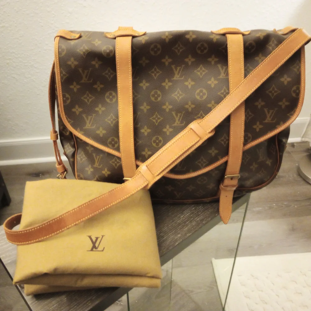 Louis Vuitton Saumur 43 bag - Picture 1 of 16